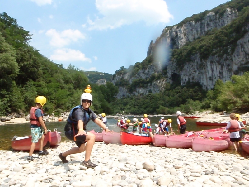 Village Camps International Summer Camp Ard&egrave;che, France 2019-07-26 https://www.villagecamps.com/journals_admin/images/16-25-Mama Duck Anna.jpg